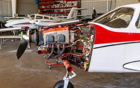 STEM Career Paths: Aircraft Mechanics and Service Technicians - Rising ...